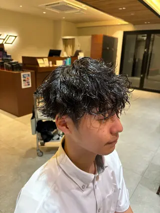 パーマ メンズ FURUSHO所属・透明感カラー/ ツイスパ/小倉悠佑のヘアスタイル