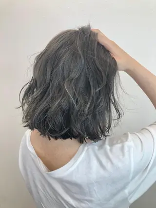 ミディアム AKANE 【zina新宿】のヘアスタイル