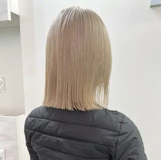 カラー 艶 ハイトーン✨ユキノのヘアスタイル