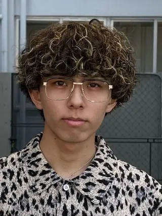 パーマ 八原 良来のヘアスタイル