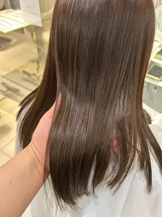ミディアム 高階 深雪のヘアスタイル