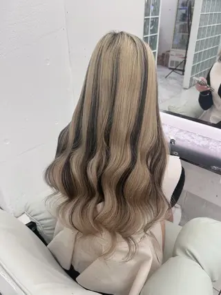 ロング 三尾 樺緒のヘアスタイル