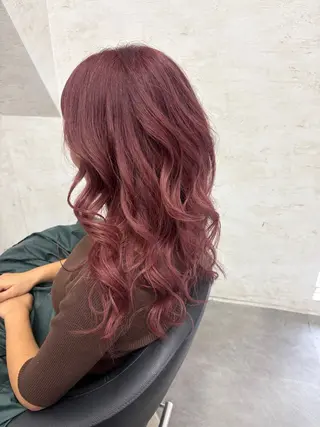ロング カラー ブリーチなしカラー レイヤーカットのヘアスタイル