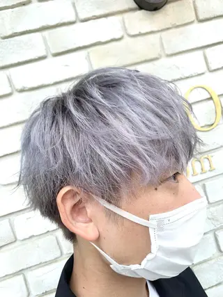 ショート 倉林隆一🐈 ダブルカラー/艶髪のヘアスタイル