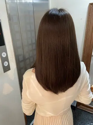 セミロング カラー パーマ liko by maris所属・髪質改善／ブリーチ 宮武　湧斗のヘアスタイル