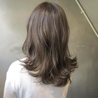 セミロング カラー 牛山 静香のマツエク・マツパデザイン