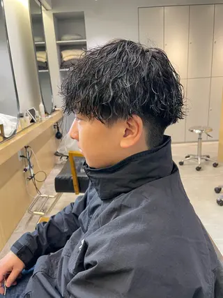 ショート パーマ メンズ マエダ リョウのヘアスタイル