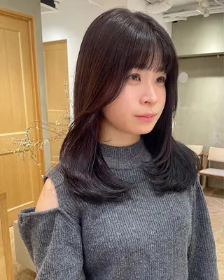 セミロング LOREN/ miuのヘアスタイル