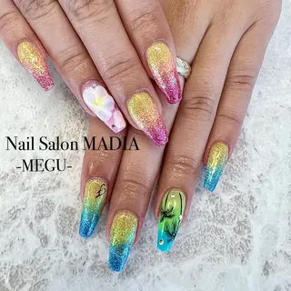 ネイル MADIA藤沢所属・MADIA MEGUのネイルデザイン