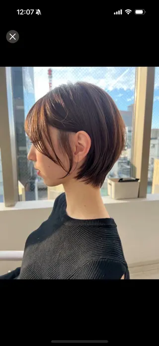 ショート レイヤーカット/ 顔まわり/アオイのヘアスタイル