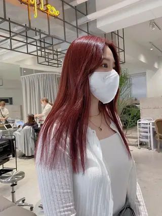 ミディアム カラー 髙橋一哉　ブリーチ/ ベージュカラーのヘアスタイル