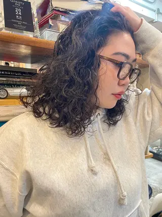 ミディアム パーマ BRIDGE所属・透明感カラー/パーマ hitomiのヘアスタイル