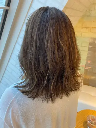 ミディアム カラー YUNA ユウナのヘアスタイル