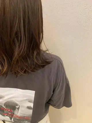 セミロング カラー 髪質改善ストレート/ 東徳嶺 みくのヘアスタイル