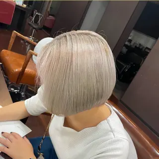 ショート カラー 艶髪/縮毛矯正美容師 🧸YUZU🤍のヘアスタイル