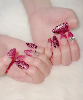 ミディアム protea 大上彩音のネイルデザイン
