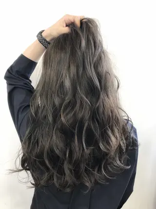 セミロング ハイライト／髪質改善 裕樹のヘアスタイル