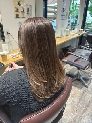 カラー ふじたしの/湘南台 ハイライト/カラーのヘアスタイル