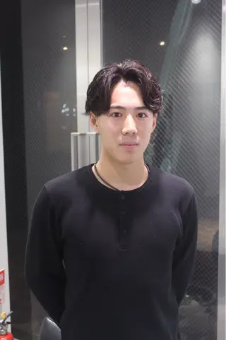 ミディアム パーマ メンズ fifth天神メンズ パーマのプロ山口皓大のヘアスタイル