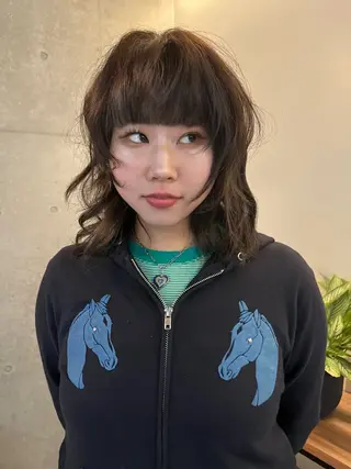 ミディアム レイヤーカット\ウル フ　chinatsuのヘアスタイル