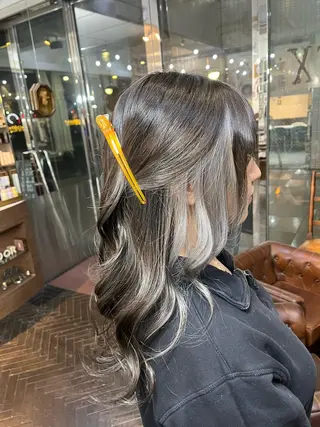 セミロング デザインカラー/ ブリーチ/コーンロウのヘアスタイル