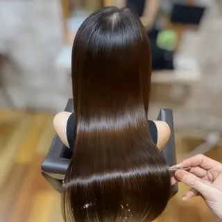 ロング YELLOW CORN 金沢文庫所属・【金沢文庫4分】髪質 改善/縮毛矯正アラタのヘアスタイル