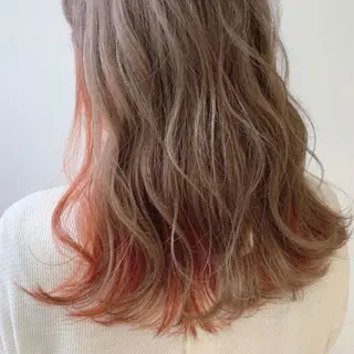 ロング カラー 柴田 日菜子のヘアスタイル