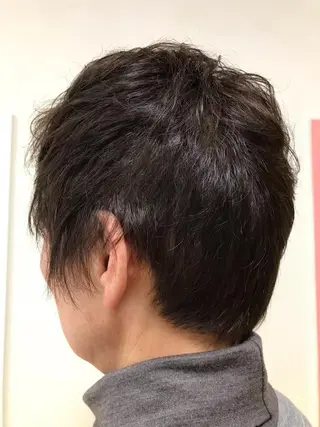 ショート カラー 横田 尚登のヘアスタイル