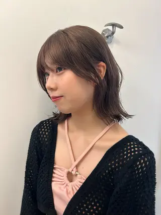 ミディアム カラー 上田 恋菜のヘアスタイル