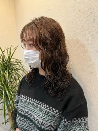 セミロング パーマ 工藤 梨花のヘアスタイル