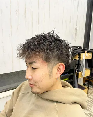 パーマ メンズ 姫路アンメリーアン ダンのヘアスタイル