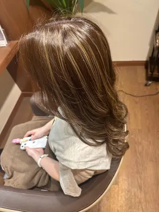 ロング カラー RINA .のヘアスタイル