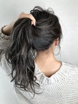 カラー ヒガシ サヨのヘアスタイル