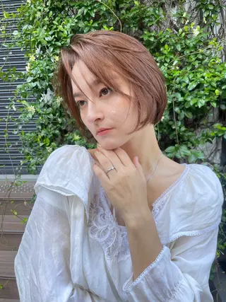 ショート 海外レイヤー/赤み 消しカラー/上原聖奈のヘアスタイル