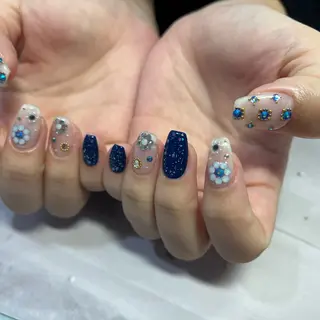 ネイル 野々山 亜美のネイルデザイン