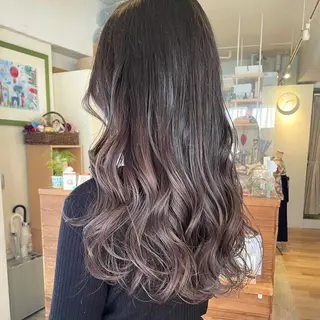ロング カラー 𝙎𝙚𝙞𝙧𝙖 ☆カット/パーマのヘアスタイル