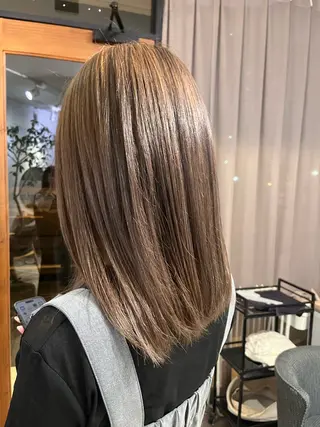 セミロング カラー 友 美海のヘアスタイル