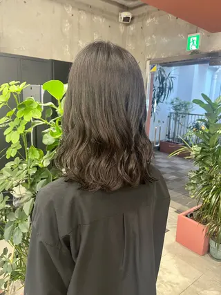 ミディアム 林 菜月のヘアスタイル