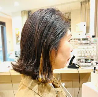 ミディアム O. YUMIKOのネイルデザイン