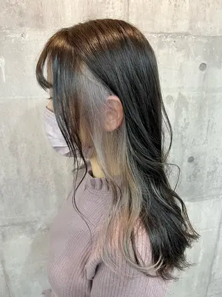 セミロング カラー レイヤー/韓国 ハイトーン興津史弥のヘアスタイル