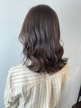 ミディアム カラー 安藤 佑衣のヘアスタイル