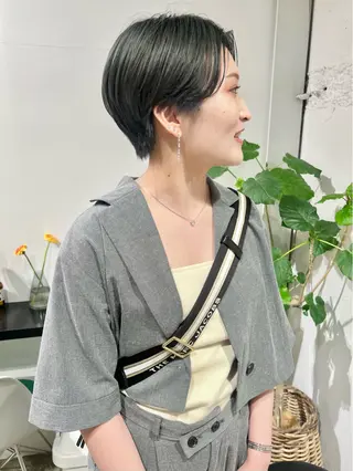 ショート 石井 菜々のヘアスタイル
