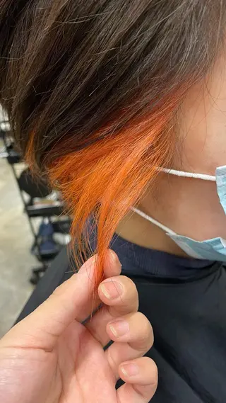 ショート オリーブカラー 長谷川のヘアスタイル