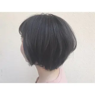ショート カラー なかにし まゆみのヘアスタイル
