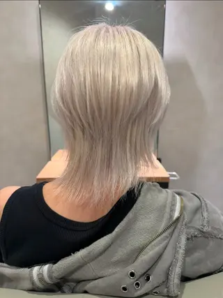 カラー Ｗｉｓｔｅｌｌ新宿所属・🩵たくみハイトーン .エクステ🩵のヘアスタイル