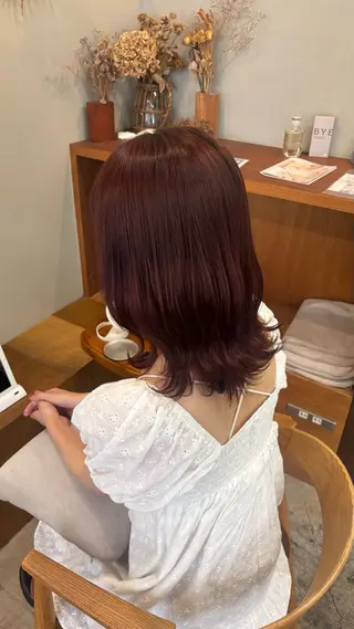 カラー 🌷花屋併設🌷 岡本明日実のヘアスタイル