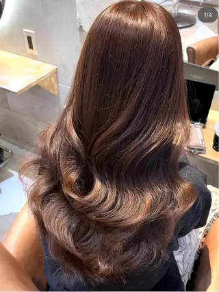 セミロング カラー レイヤー/韓国 ハイトーン興津史弥のヘアスタイル