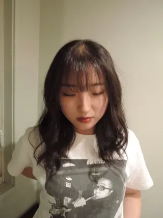 ミディアム YUI／レイヤー カット/透明感カラーのヘアスタイル