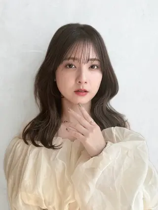 ミディアム カラー パーマ ヘアアレンジ キッズ CHIHIRO🤍 色っぽ韓国ヘアのヘアスタイル