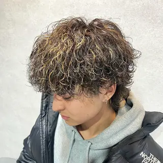 ショート カラー パーマ ヘアアレンジ メンズ 仕上がり満足度No. 1🔥BLUCK🔥のヘアスタイル